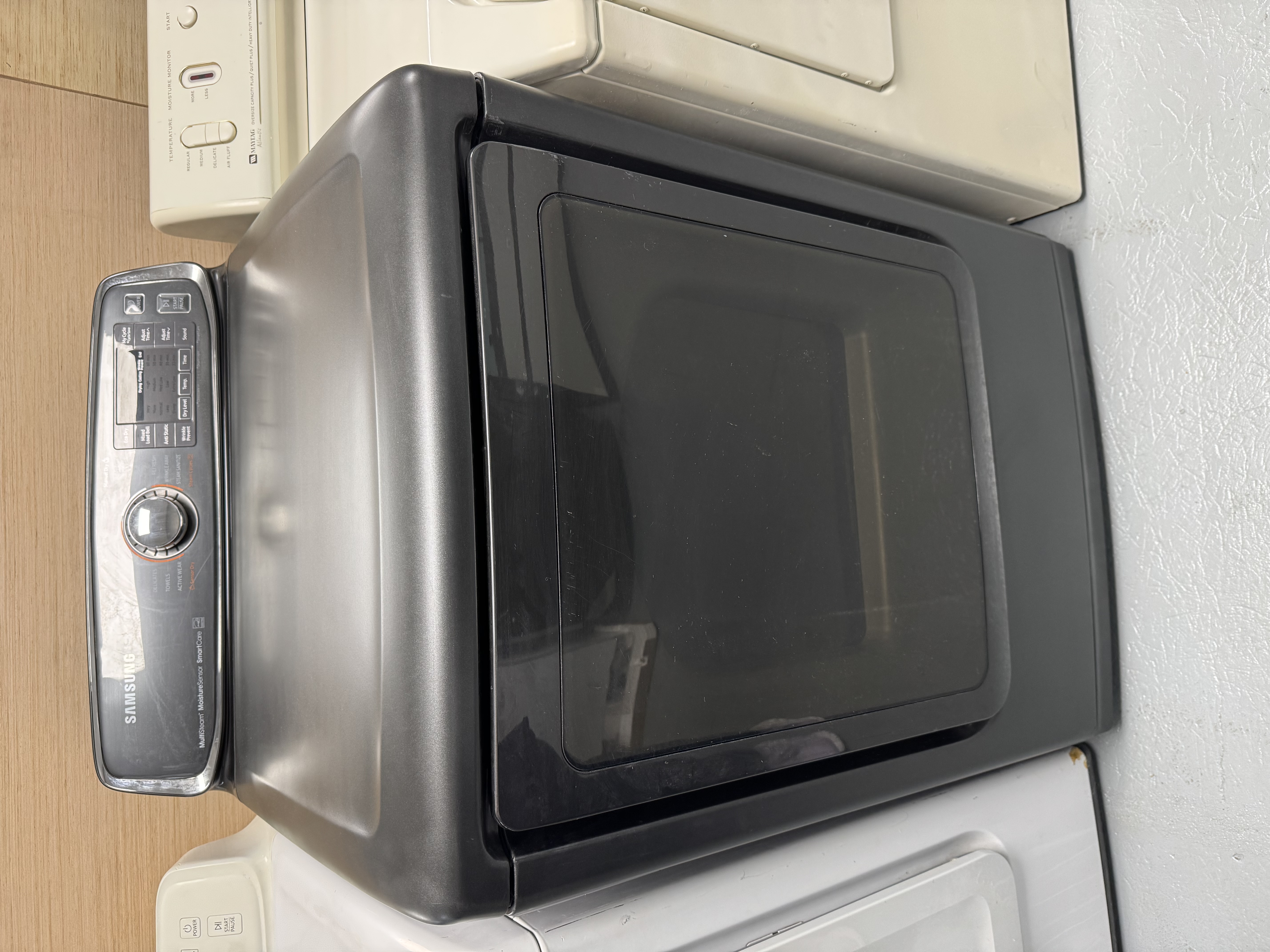 SAMSUNG MATTE BLACK DRYER