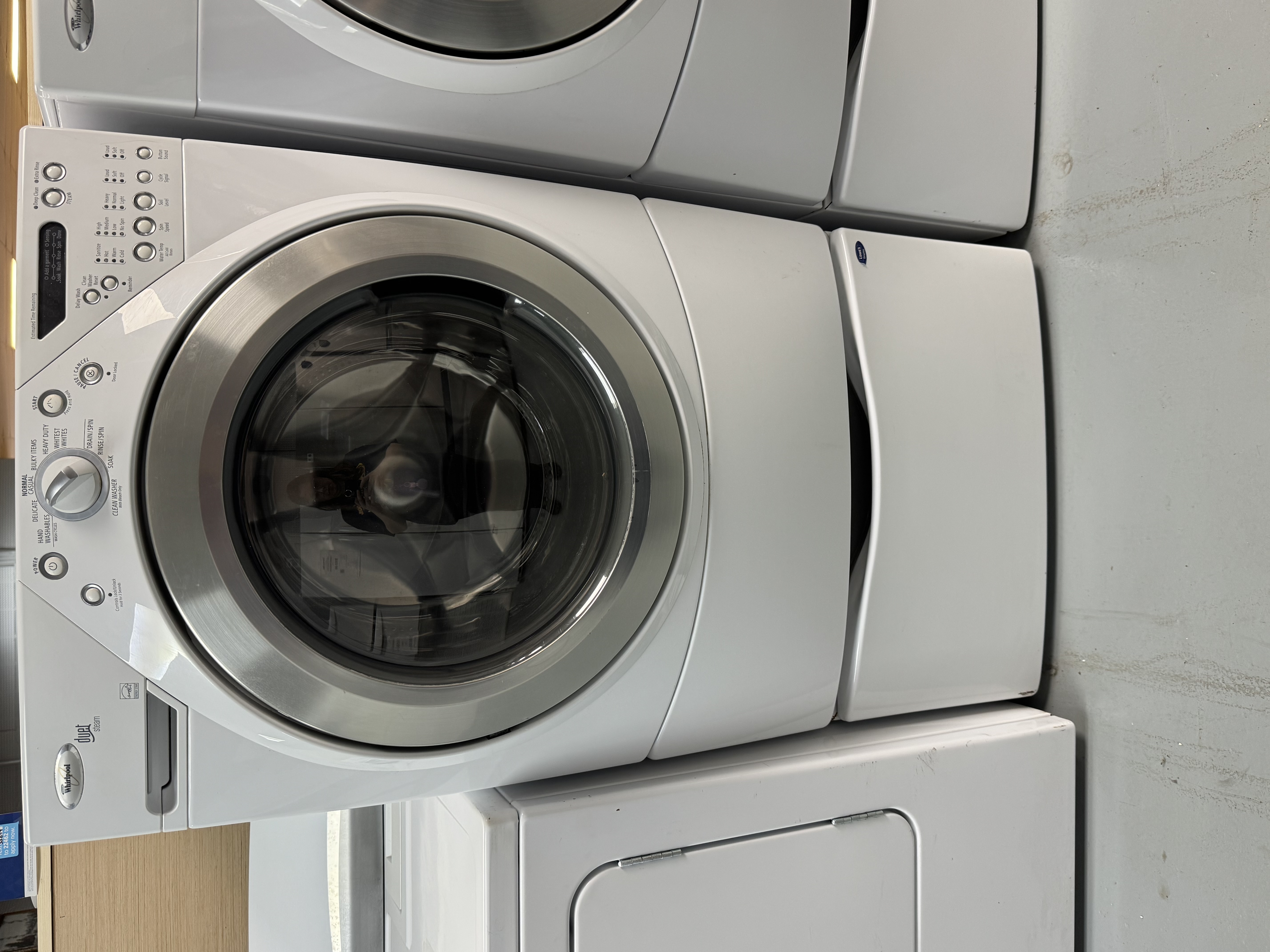 Front Load Washer with FREE base [SET]